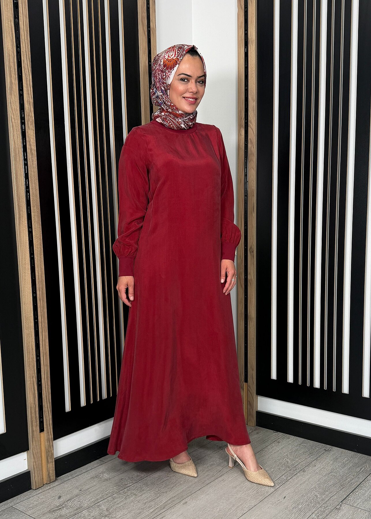 Miss Dalida Yuvarlak Yaka Cupro Uzun Elbise Cherry - 4