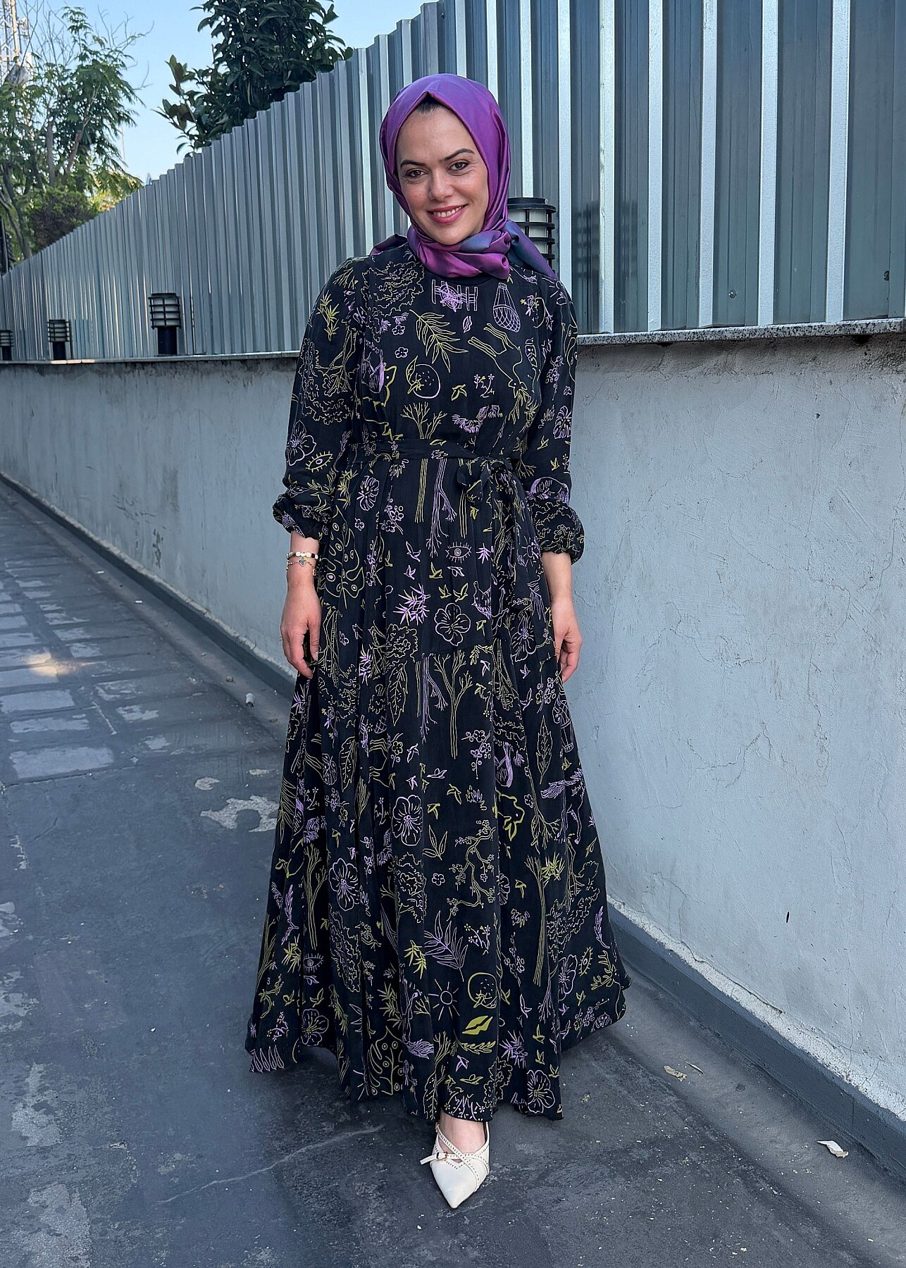 MissWhence Bileği Lastikli Kuşaklı Elbise Desenli Siyah - 3