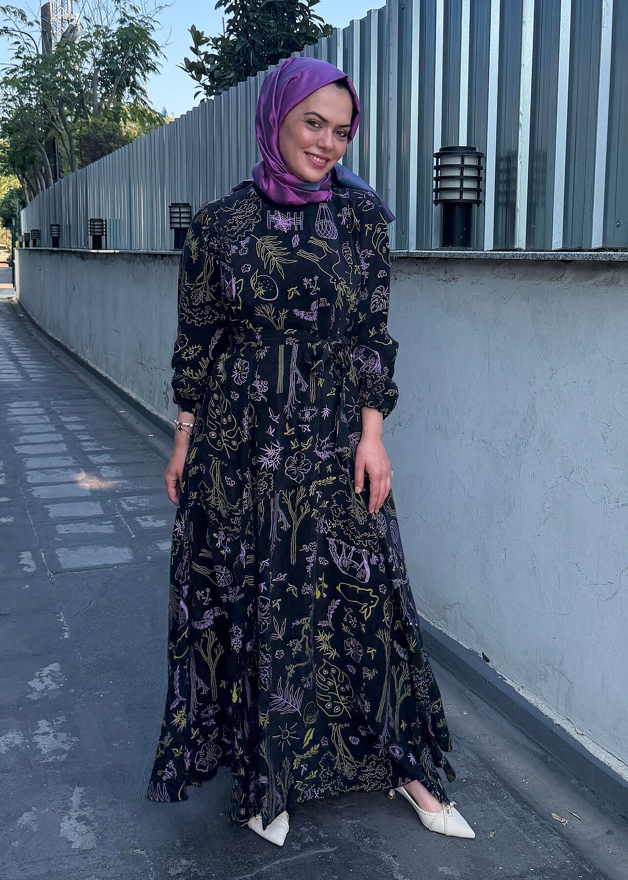 MissWhence Bileği Lastikli Kuşaklı Elbise Desenli Siyah - 4