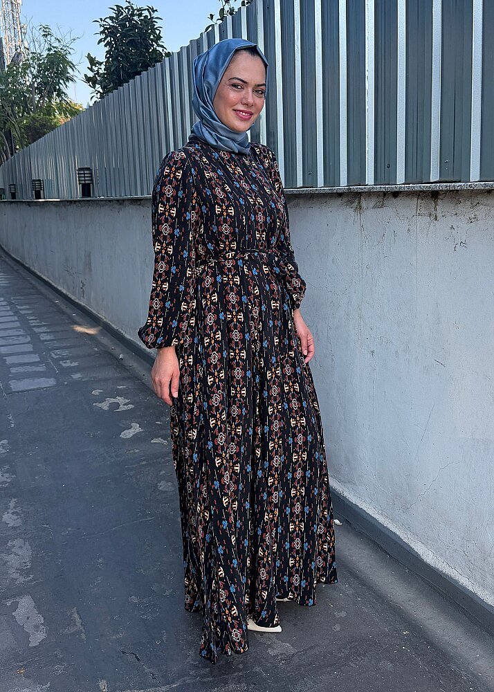 MissWhence Bileği Lastikli Kuşaklı Elbise Siyah Baskılı - 5