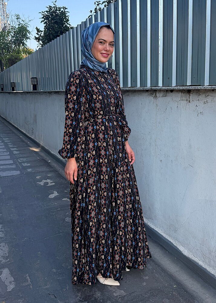 MissWhence Bileği Lastikli Kuşaklı Elbise Siyah Baskılı - 7