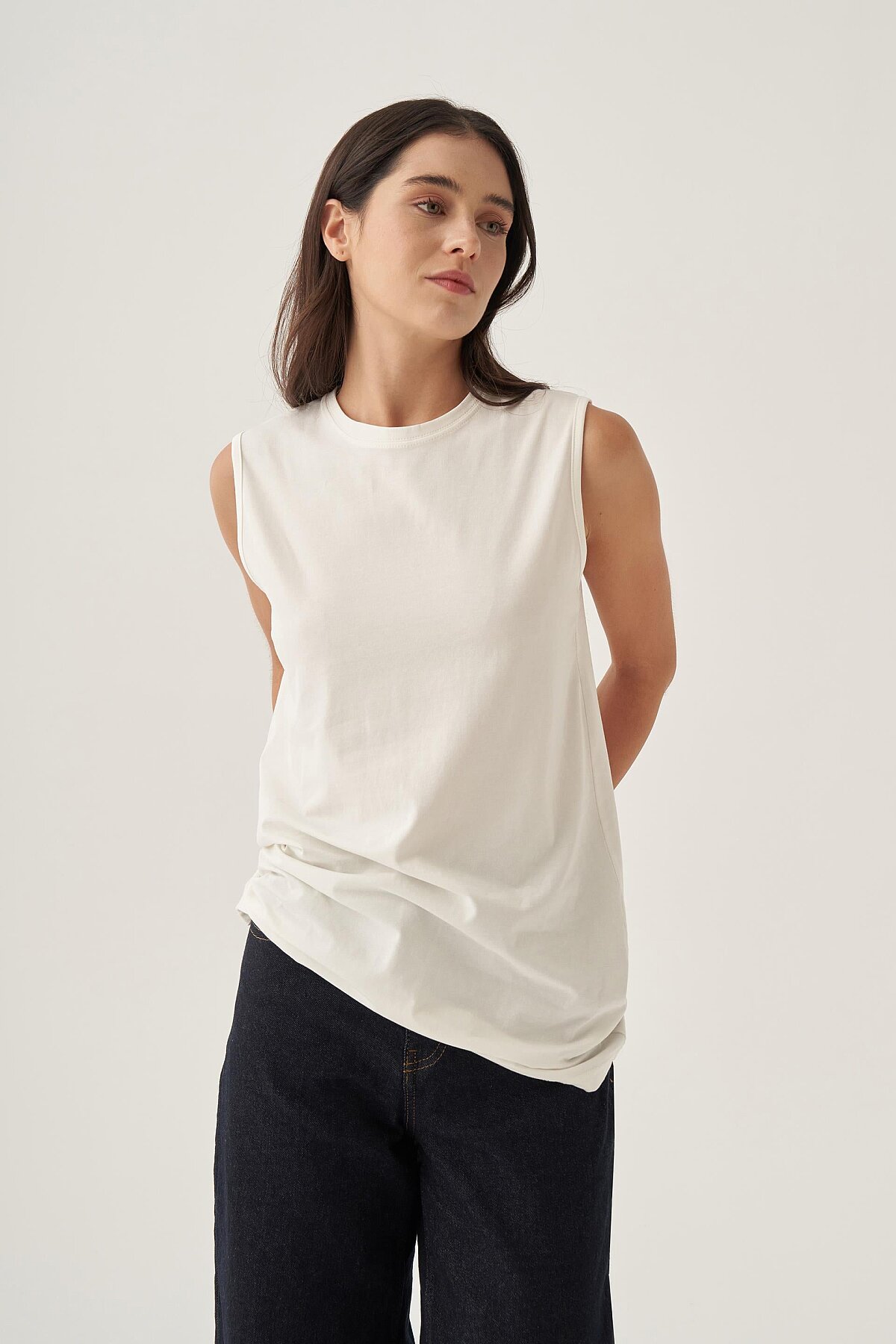 Nazlınur Collection Bisiklet Yaka Kolsuz Pamuklu Likralı T-Shirt EKRU - 1