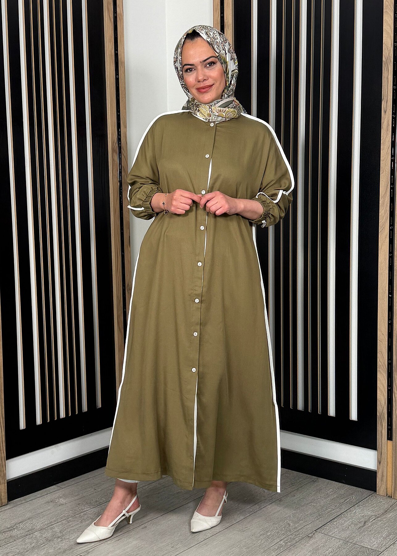 Nazlınur Collection Çizgi Detaylı Yanları Yırtmaçlı Kap HAKİ - 1