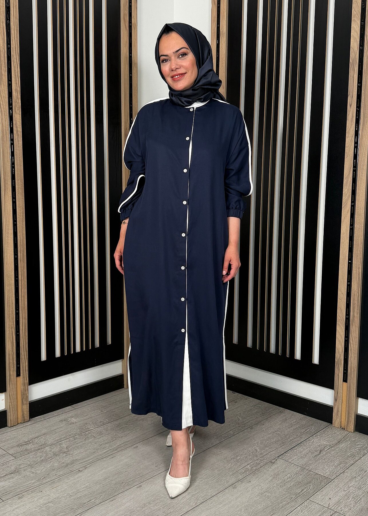 Nazlınur Collection Çizgi Detaylı Yanları Yırtmaçlı Kap LACİVERT - 2