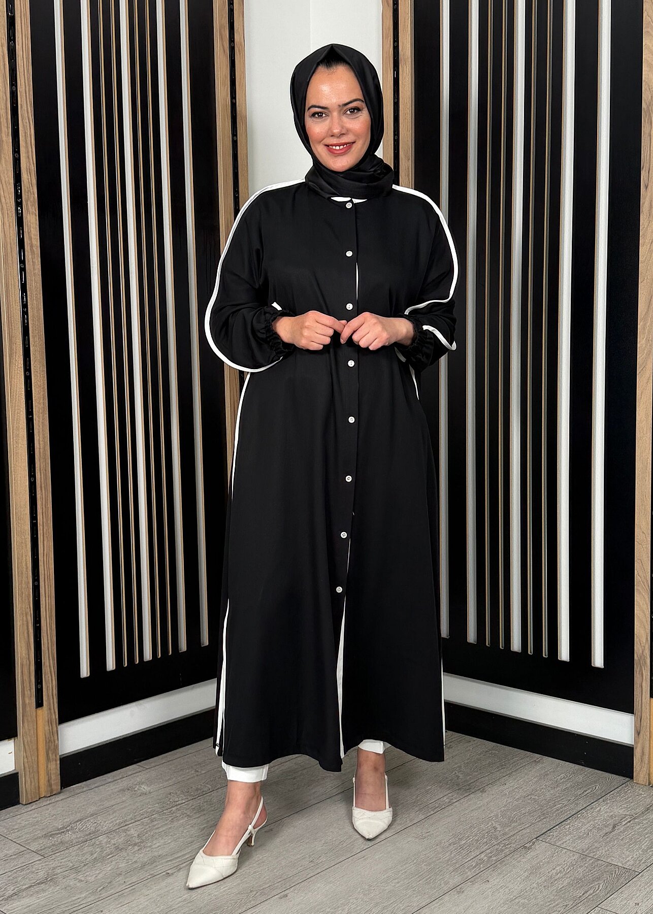 Nazlınur Collection Çizgi Detaylı Yanları Yırtmaçlı Kap SİYAH - 1