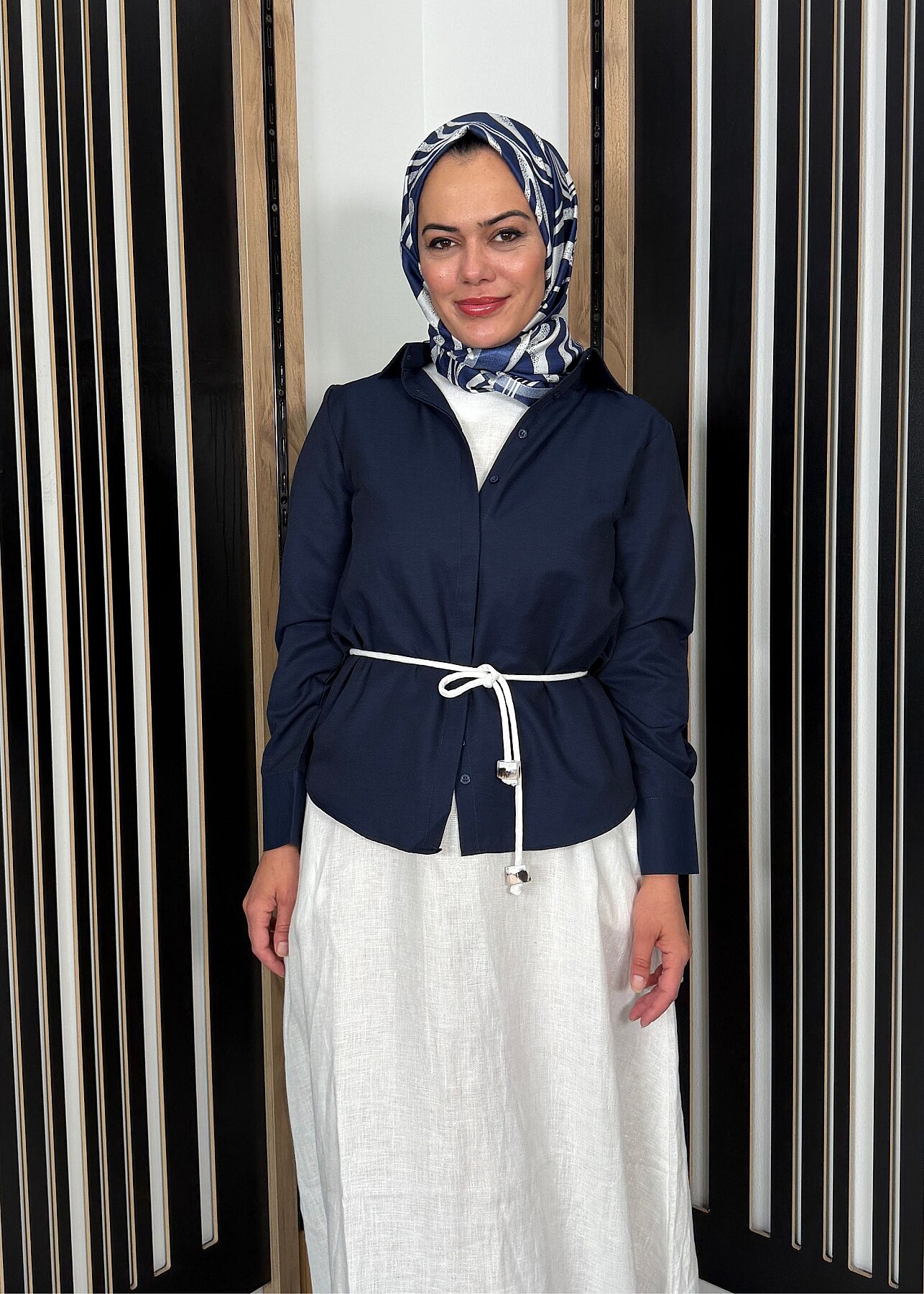 Nazlınur Collection Gizli Patlı Gömlek LACİVERT - 1