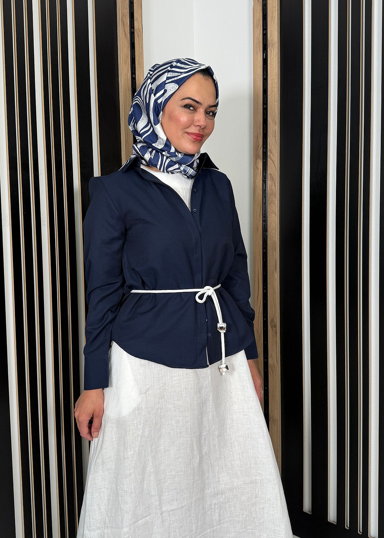 Nazlınur Collection Gizli Patlı Gömlek LACİVERT - 5