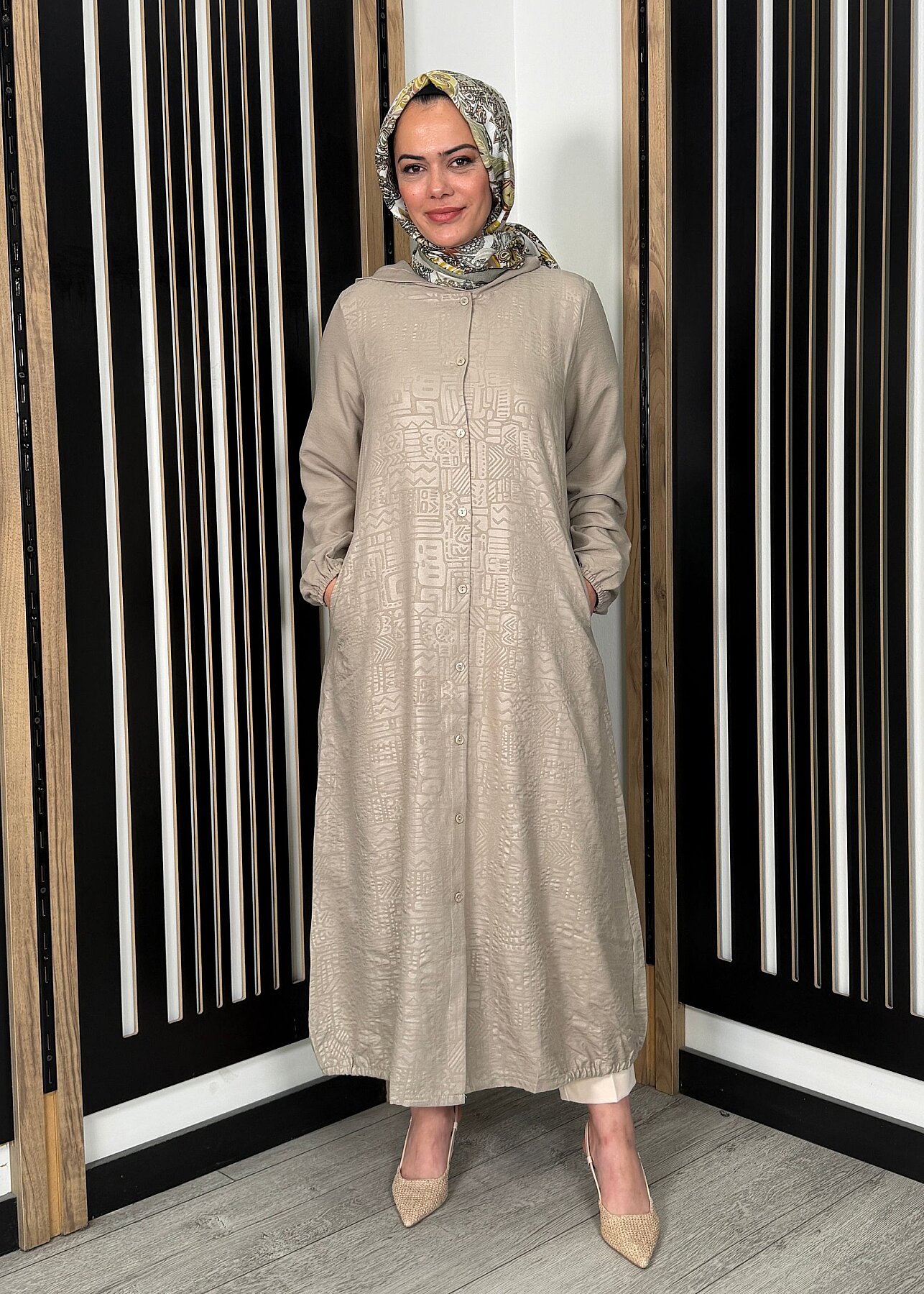 Nazlınur Collection Kendinden Desenli Kapüşonlu Düğmeli Kap TAŞ - 2