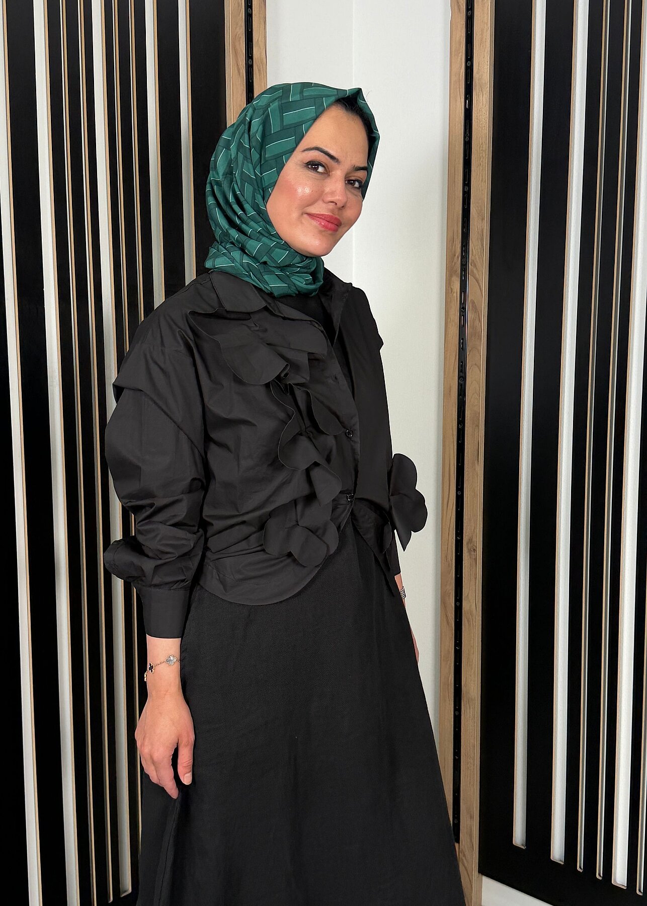 Nazlınur Collection Önü Çiçekli Gömlek SİYAH - 6