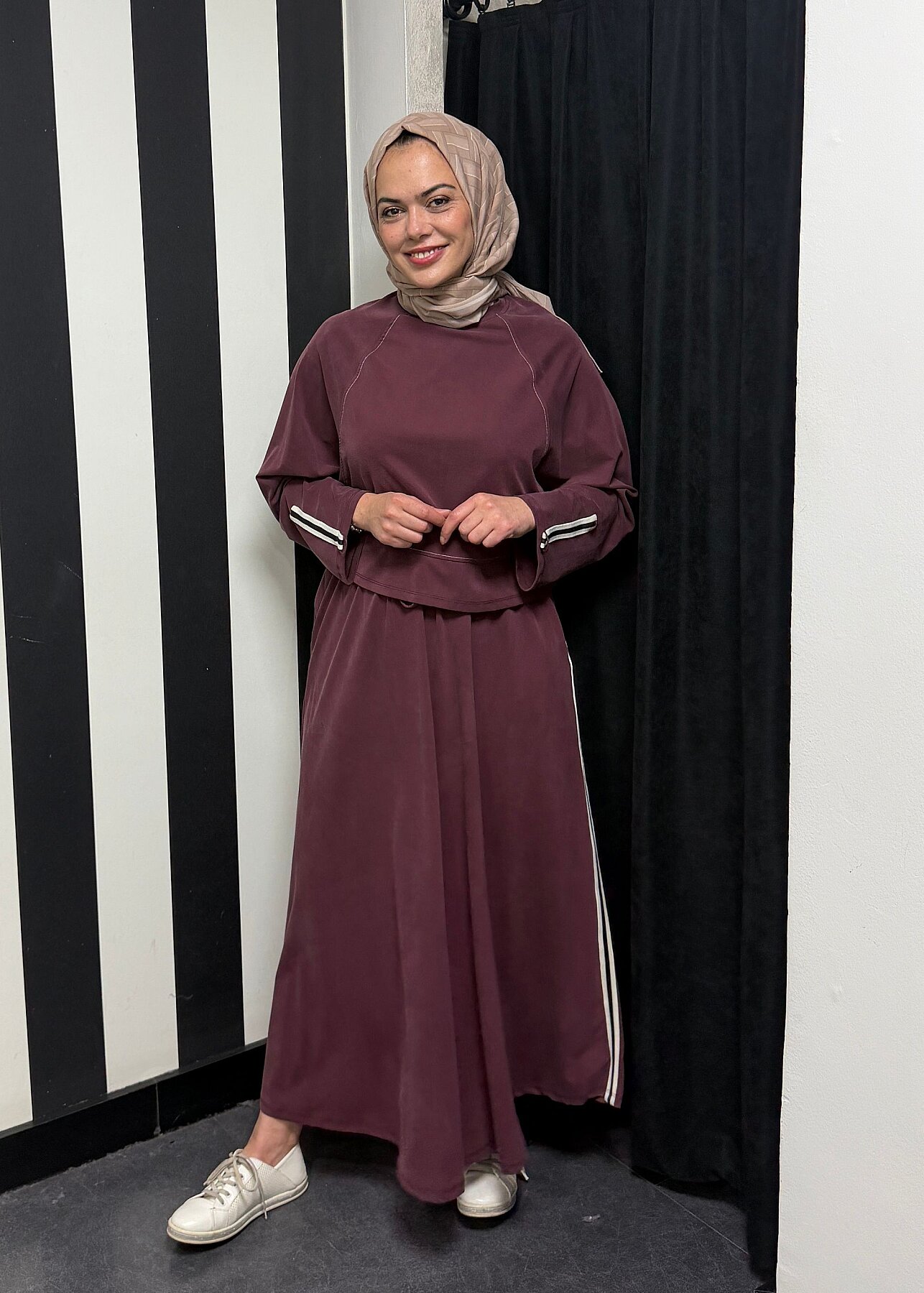 Nazlınur Collection Önü Dikiş Detaylı Şeritli Takım BORDO - 4