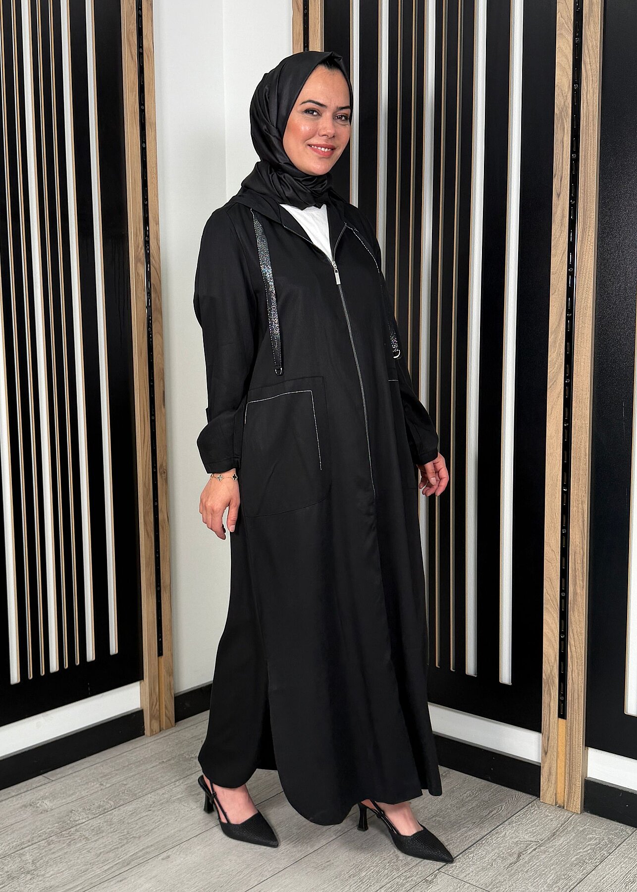 Nazlınur Collection Yakası Sim Detaylı Fermuarlı Ferace SİYAH - 1