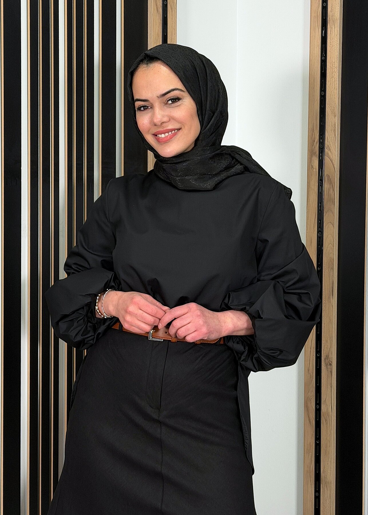 Vuu Yakası Büzgülü Gömlek SİYAH - 3